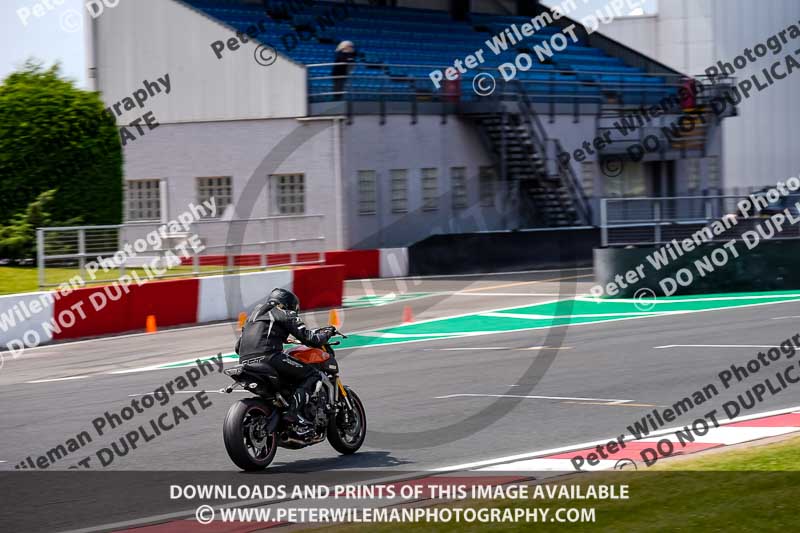 donington no limits trackday;donington park photographs;donington trackday photographs;no limits trackdays;peter wileman photography;trackday digital images;trackday photos